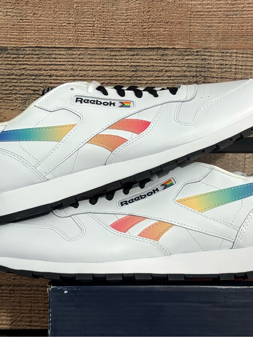 Reebok Men's White Classic Sneaker w/Rainbow Accents men’s 11 and women’s 12.5